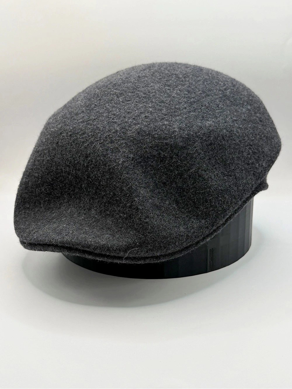 Scala Flat Cap Newsboy Cap in Black & Gray Like New